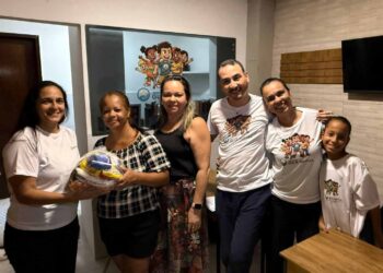 Instituto Guia Social doa 100 cestas básicas a famílias de comunidades em bairro da Zona Sul do Recife